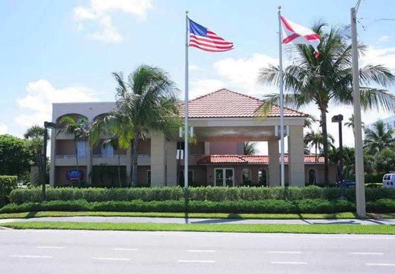 Fairfield Inn And Suites By Marriott Palm Beach Bagian luar foto