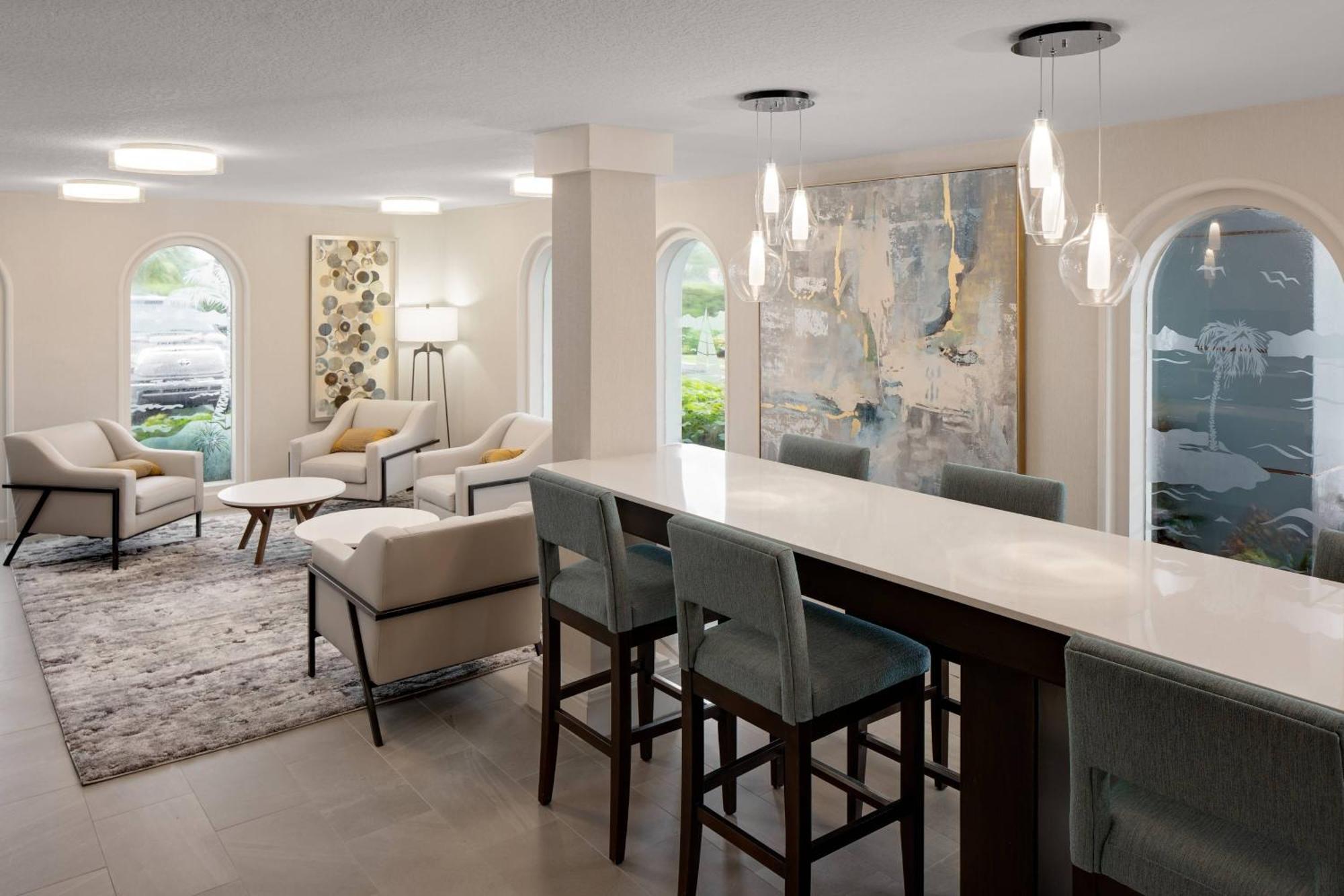 Fairfield Inn And Suites By Marriott Palm Beach Bagian luar foto
