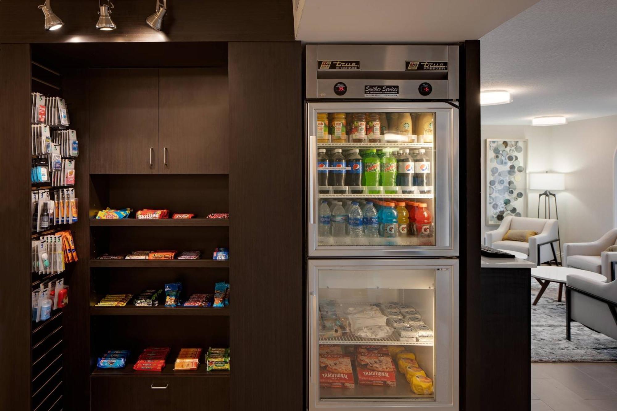 Fairfield Inn And Suites By Marriott Palm Beach Bagian luar foto