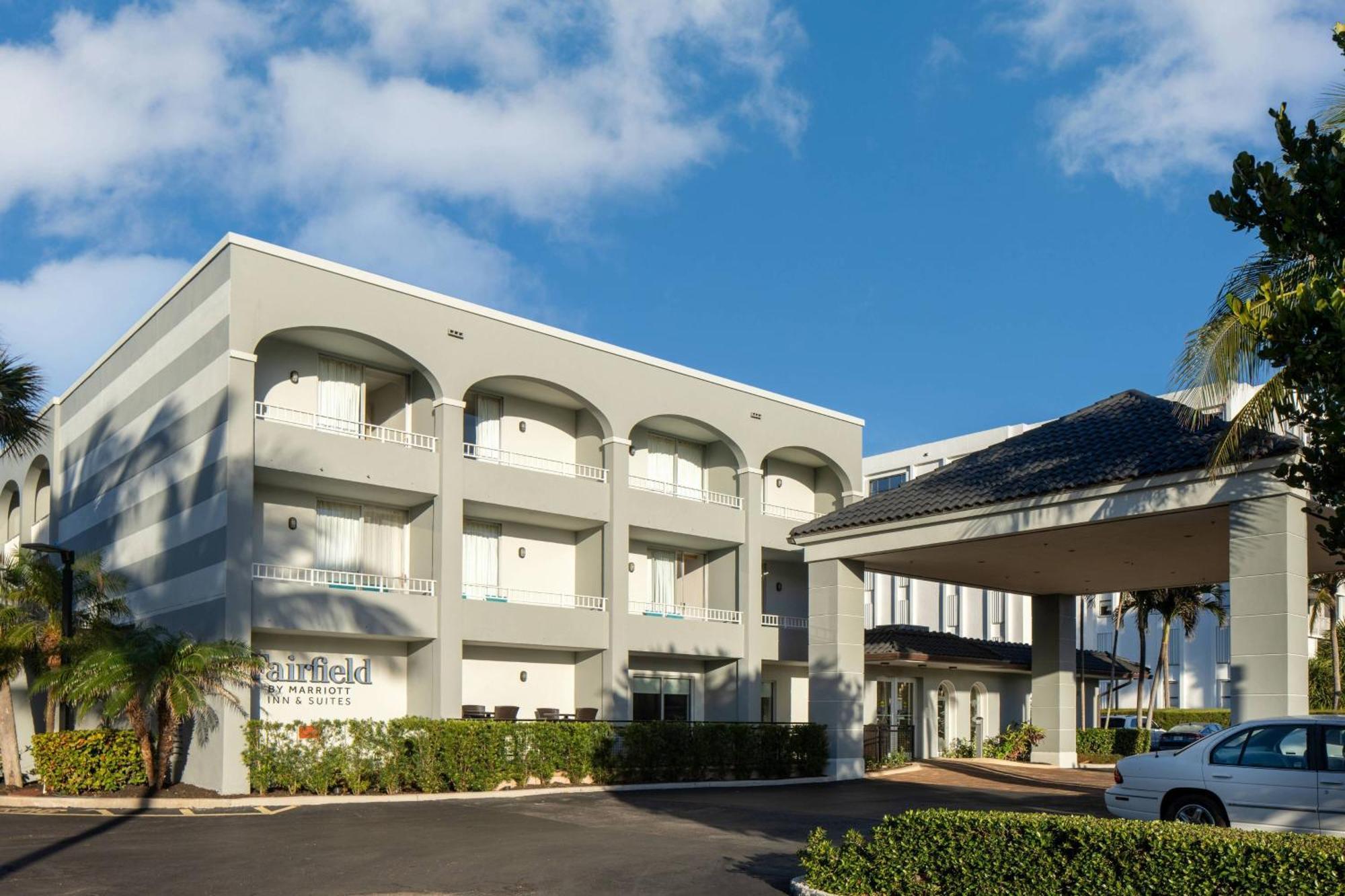 Fairfield Inn And Suites By Marriott Palm Beach Bagian luar foto